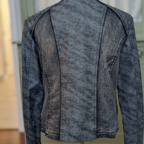 Leather jacket - Picture 4 of 7